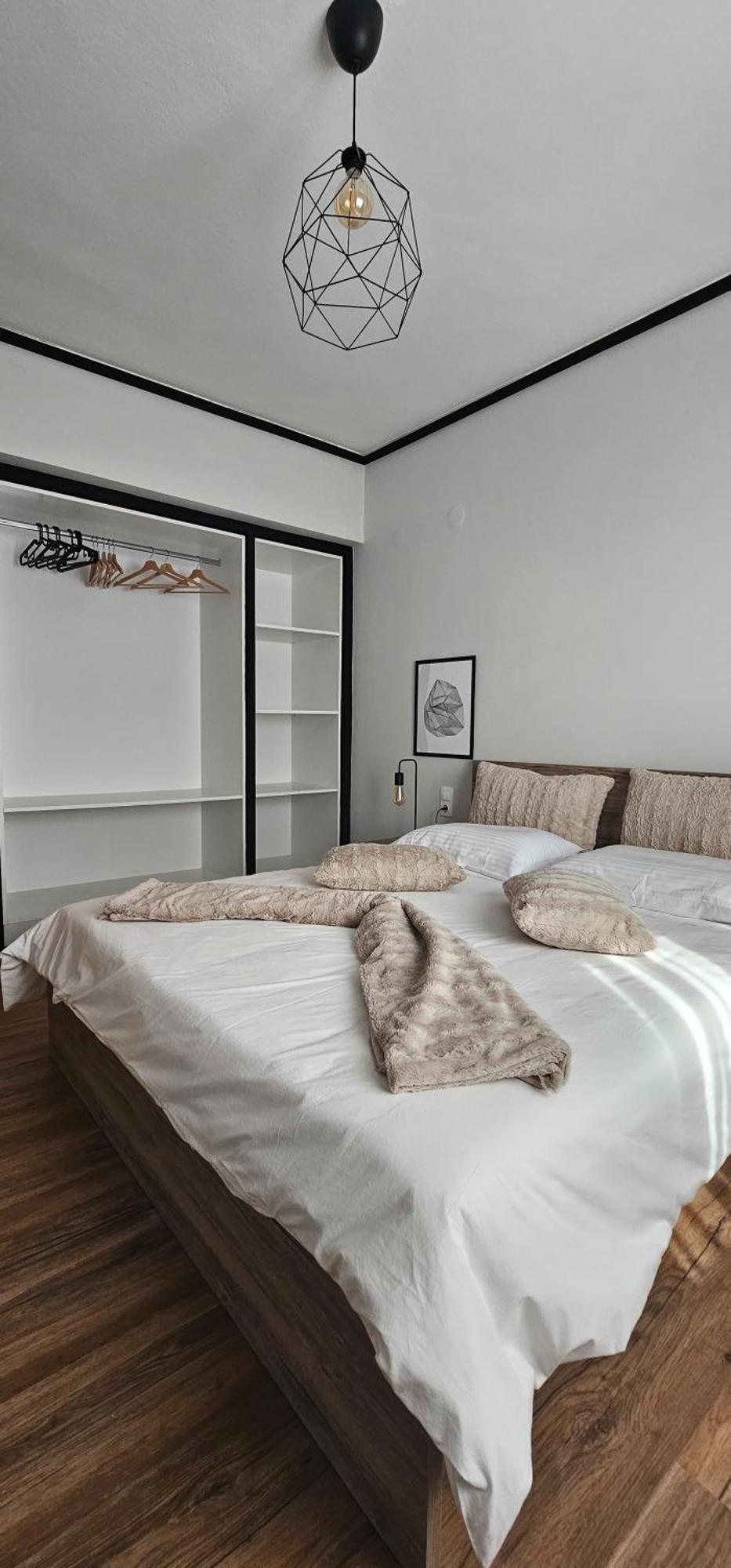 Appartement Black And White 2 *